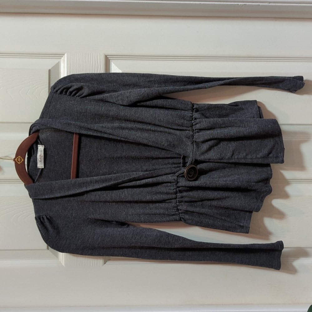 Sushi flower Women's Gray 1-Button Closure Cardigan Size Small